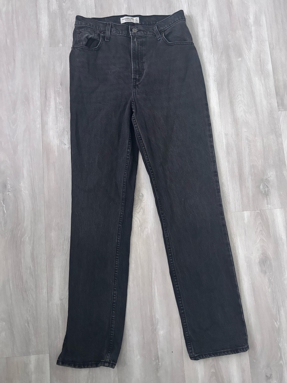 Abercrombie & Fitch The 90s Straight Ultra High Rise Jeans 4/27